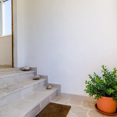 & Ma Din - One Bedroom With Balcony And Sea View