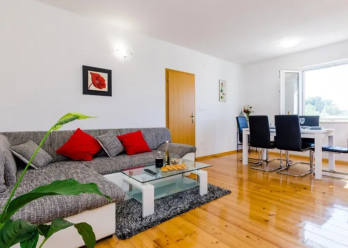 아파트 & Ma Din - One Bedroom With Balcony And Sea View