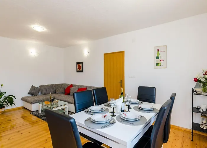& Ma Din - One Bedroom With Balcony And Sea View