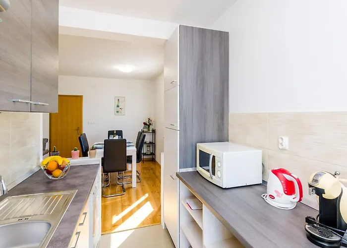 아파트 & Ma Din - One Bedroom With Balcony And Sea View