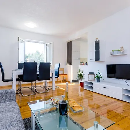 & Ma Din - One Bedroom With Balcony And Sea View * Slano