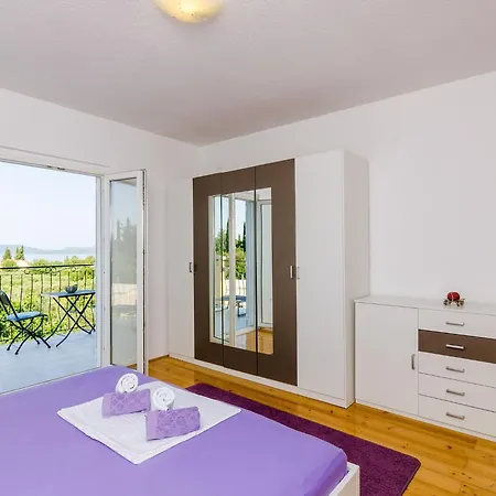 Apartman & Ma Din - One Bedroom With Balcony And Sea View