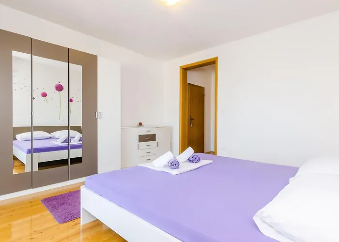 Apartment & Ma Din - One Bedroom With Balcony And Sea View *